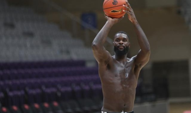 体育直播-史蒂芬森将进行个人试训 篮网雄鹿等队将现场考察