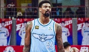 都铁！米奇12中4&amp;三分4中0得13分9板 鲍威尔17中5&amp;三分8中2得15分