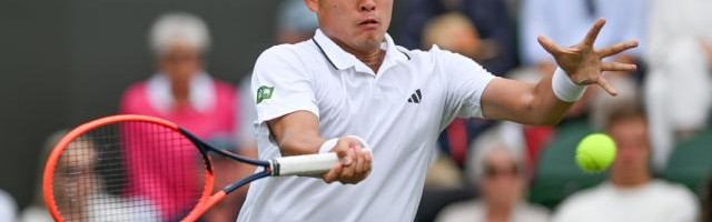 赛事直播-突发食物中毒不敌No.10 吴易昺温网战至最后一刻