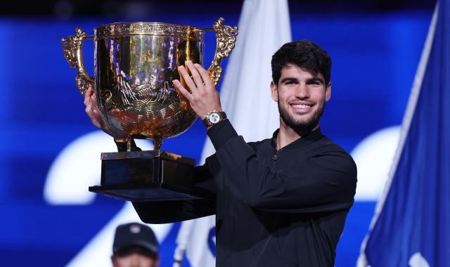 在线观看体育-阿尔卡拉斯今年三胜辛纳 中网决赛预示网球未来？