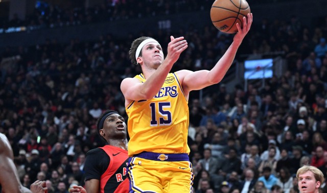 Amick ：目前来看湖人今夏将给里夫斯“巨额合同” 可签5年2.4亿