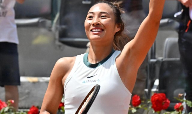 赛事直播-止住连败！郑钦文三杀前美网冠军，阳光双赛迎来开门红